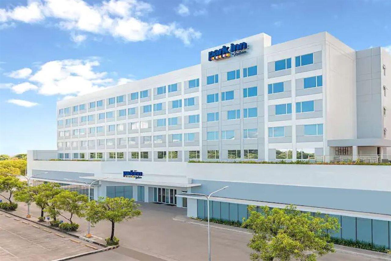 Park Inn By Radisson บาโคลอด ภายนอก รูปภาพ