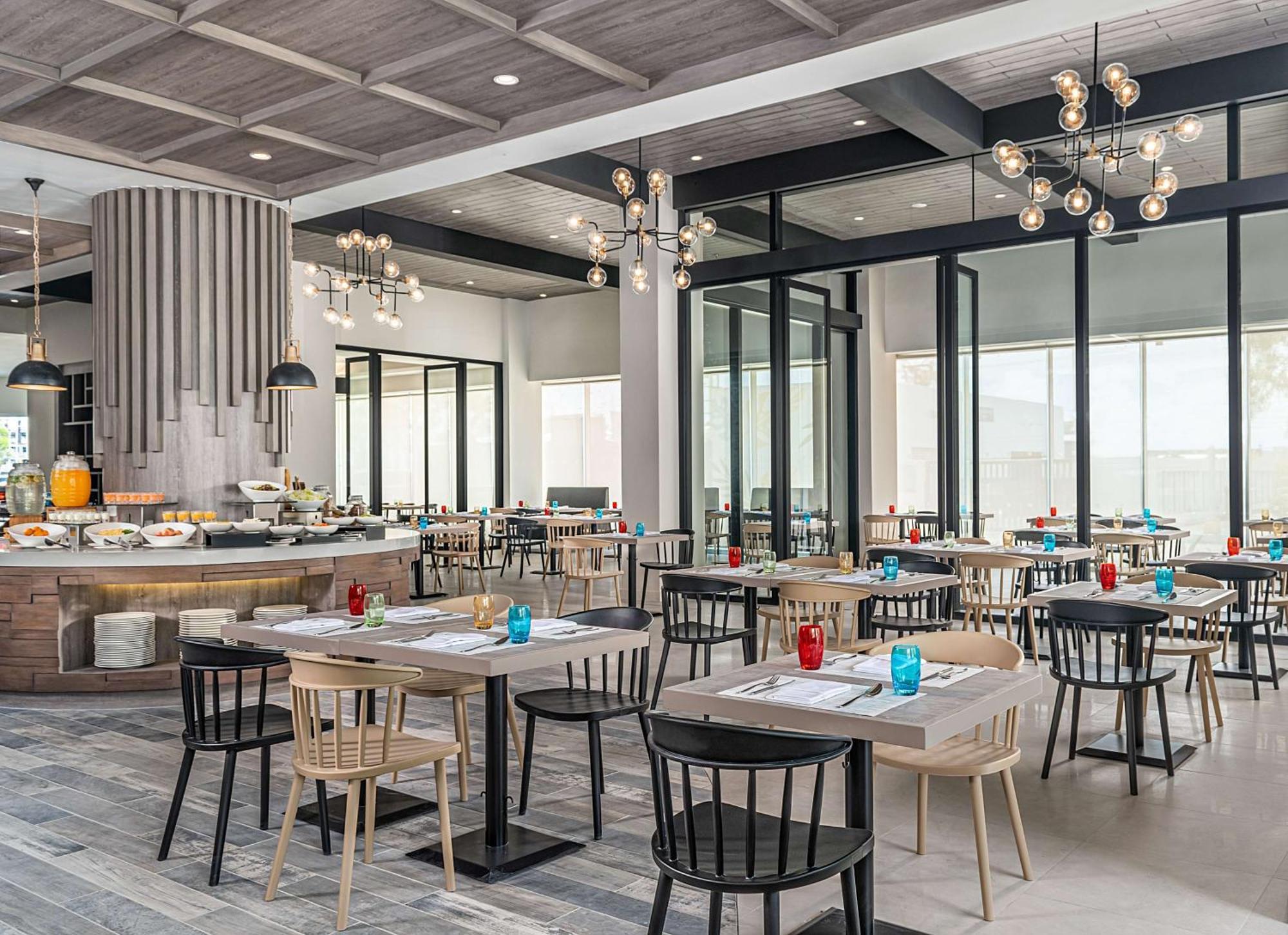 Park Inn By Radisson บาโคลอด ภายนอก รูปภาพ
